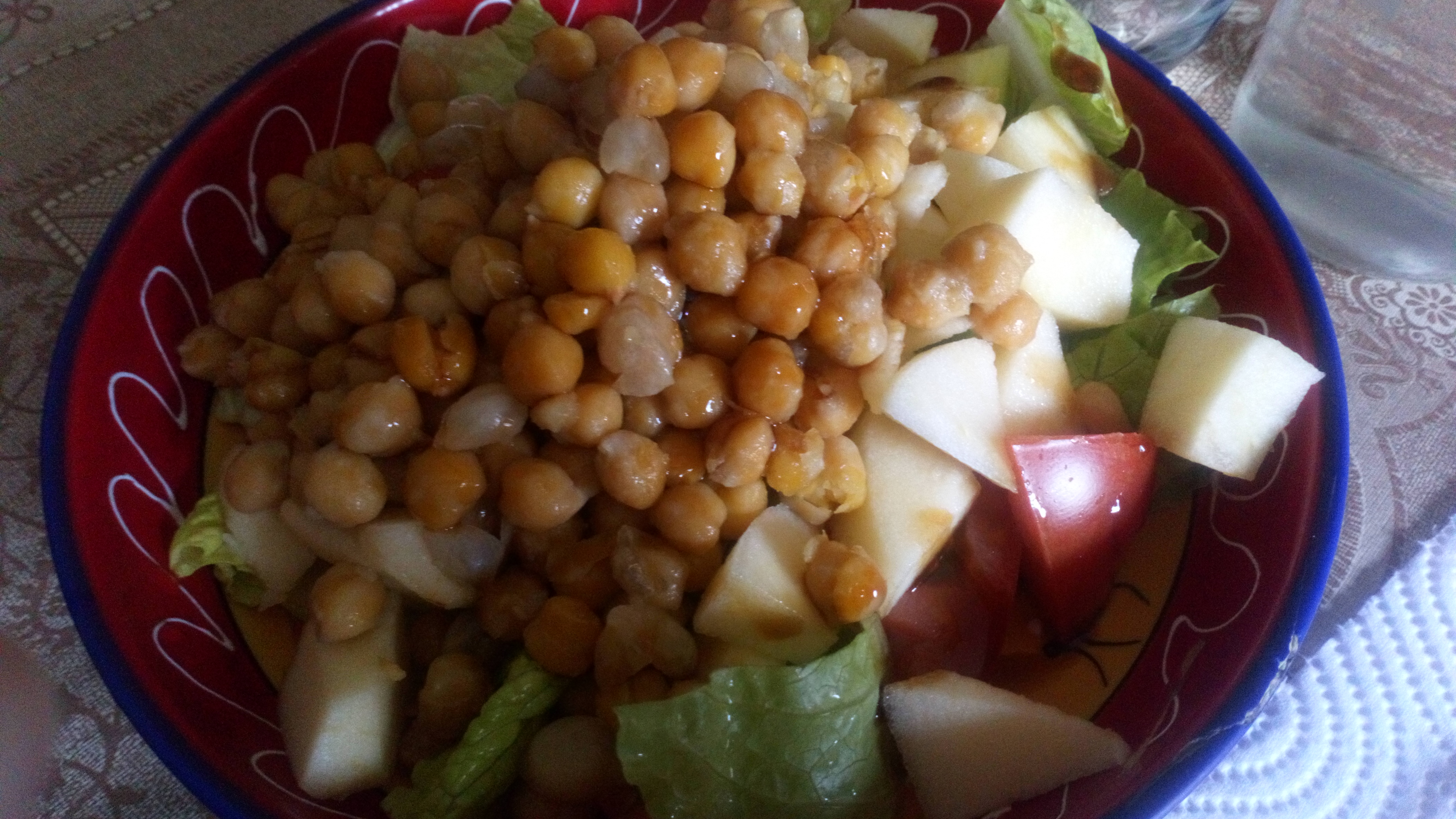 Las ensaladas también pueden ser de legumbres