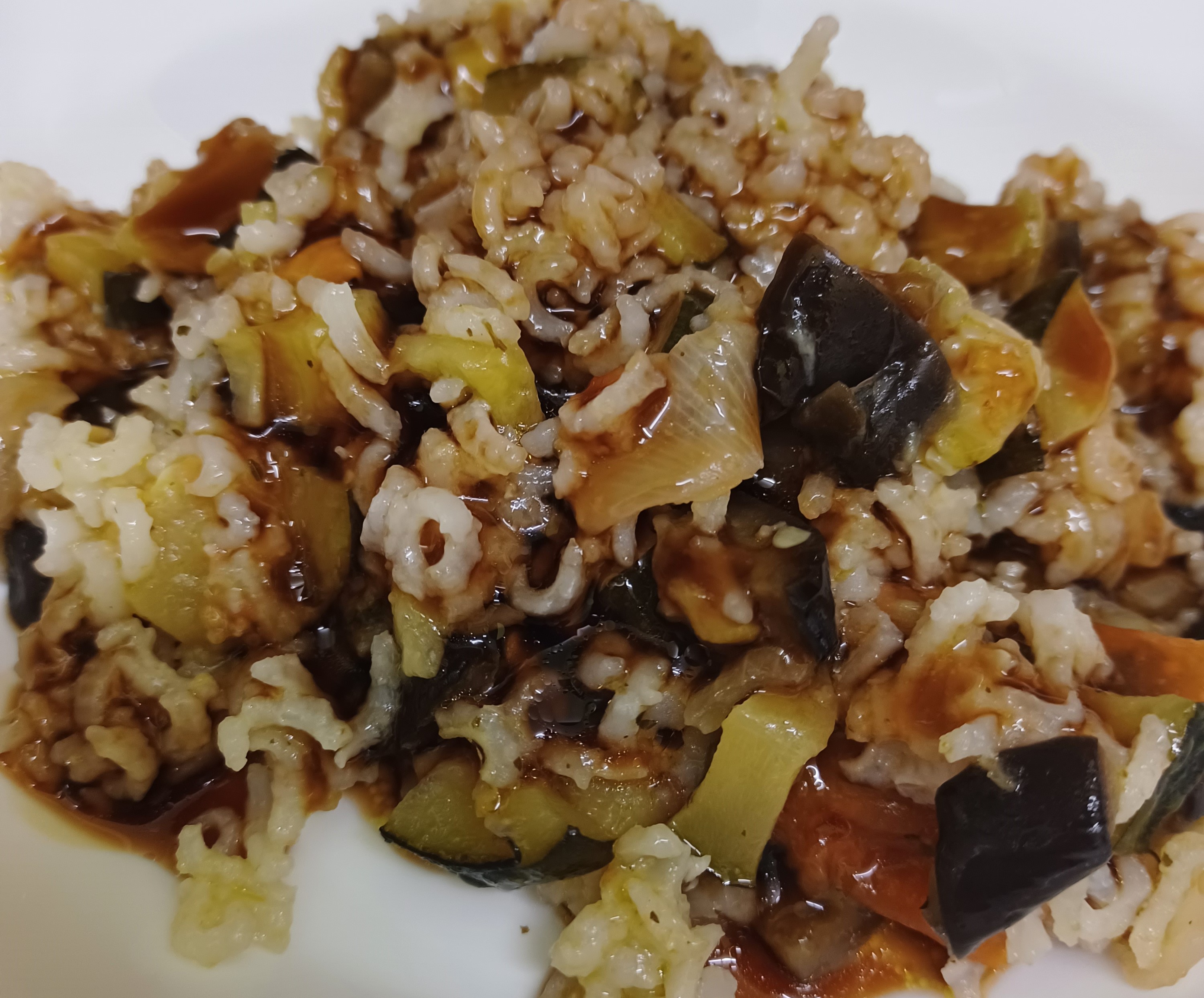 Arroz basmati con verduras y salsa de soja