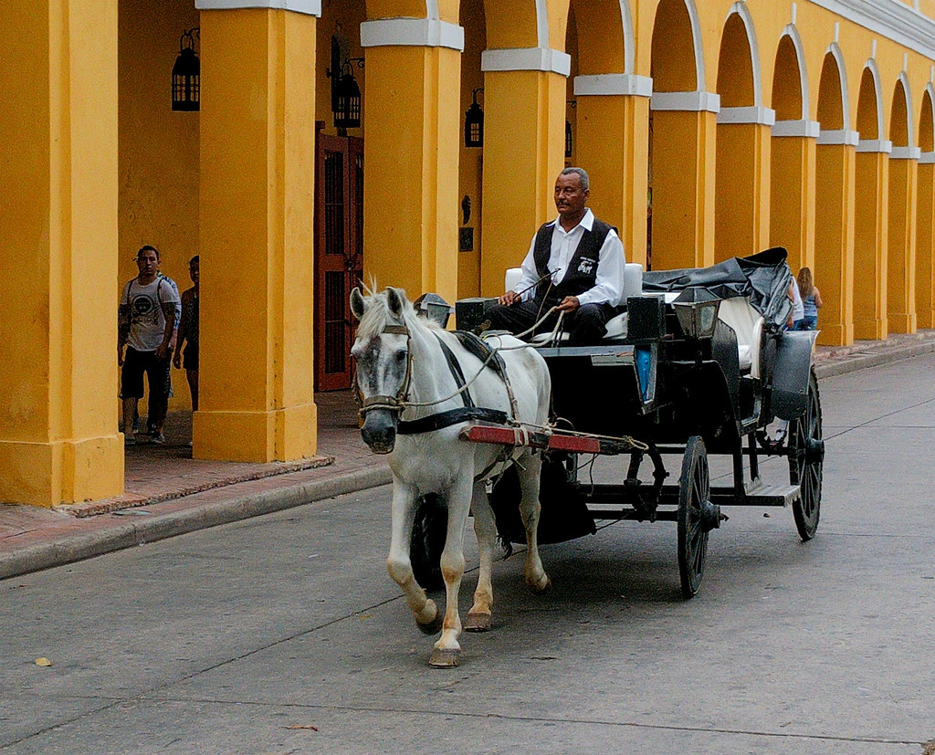 Cartagena sustituye los carruajes de caballos por vehículos eléctricos