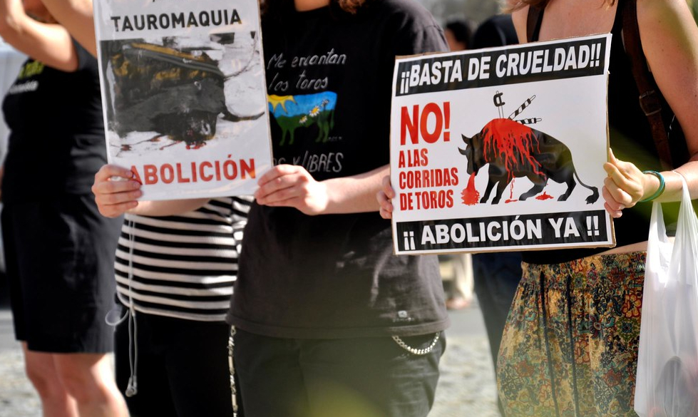 Concentración contra las corridas de toros en Cádiz
