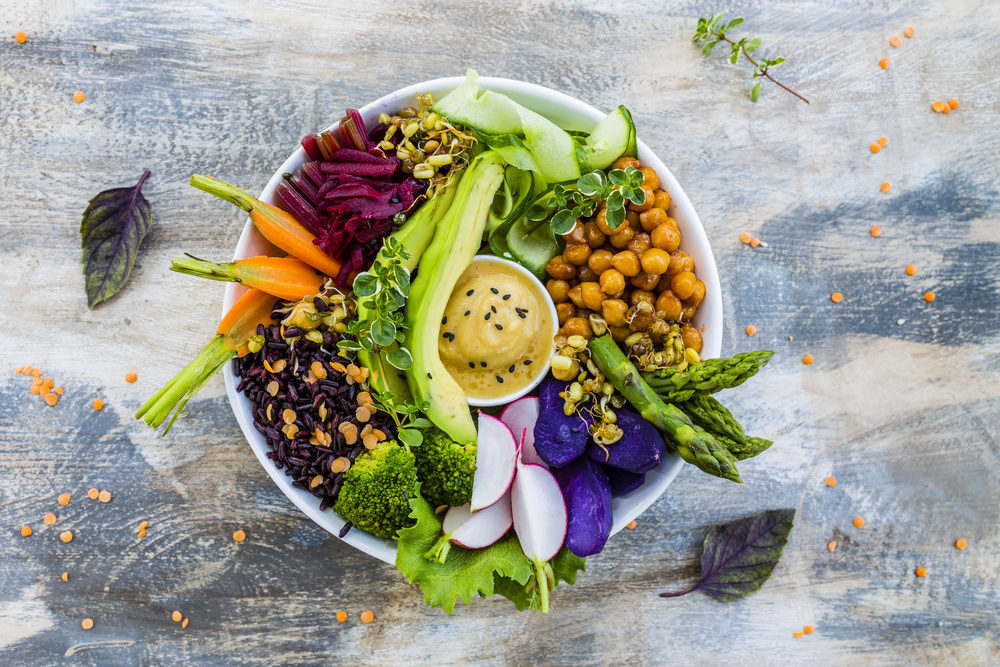 Bowl con alimentos veganos