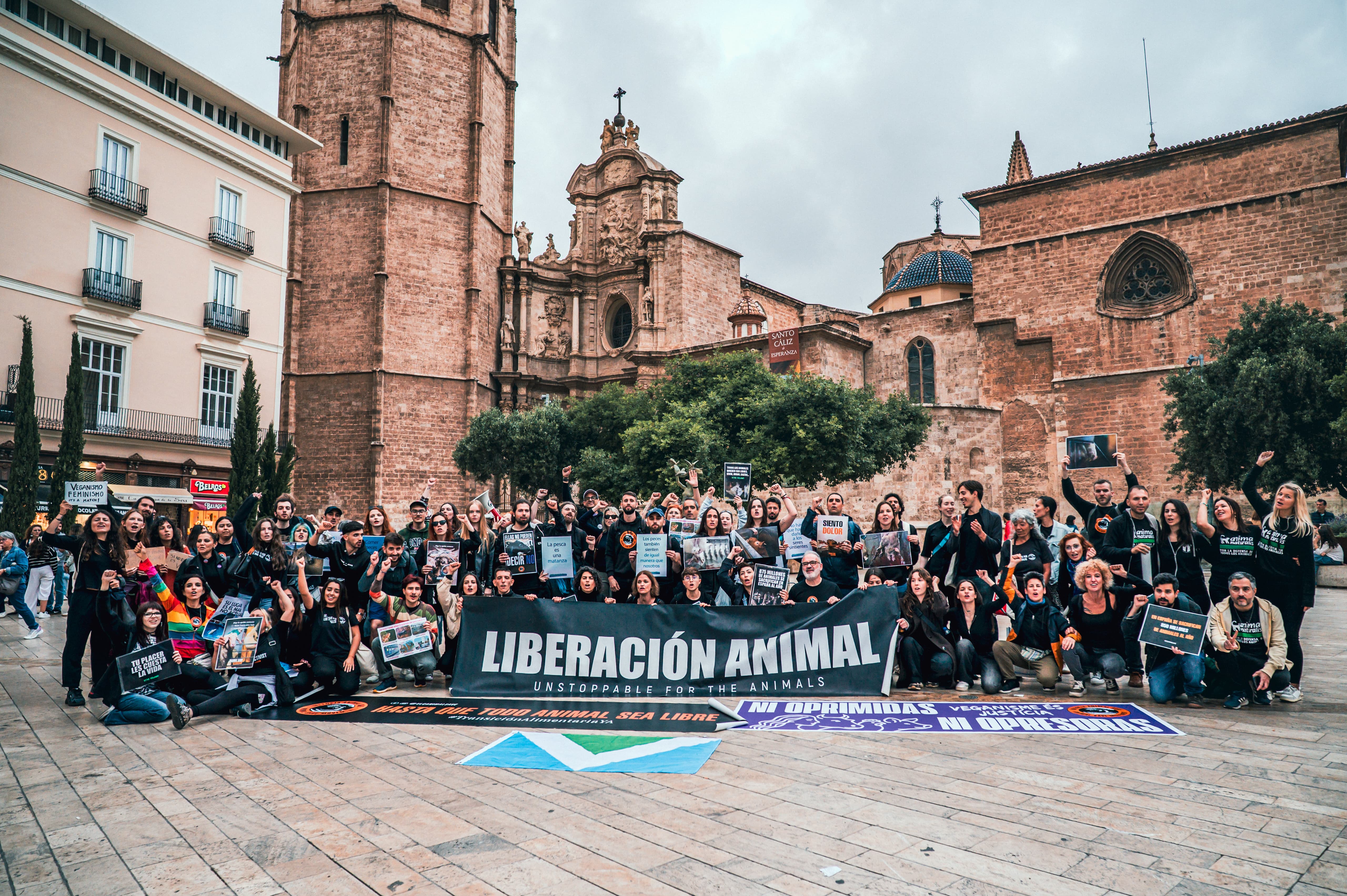 Un centenar de personas se unen en la Marcha Antiespecista de Valencia