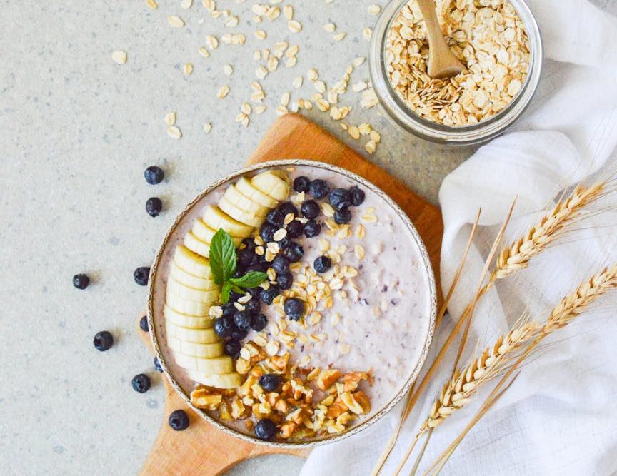 Bowl de avena con frutas