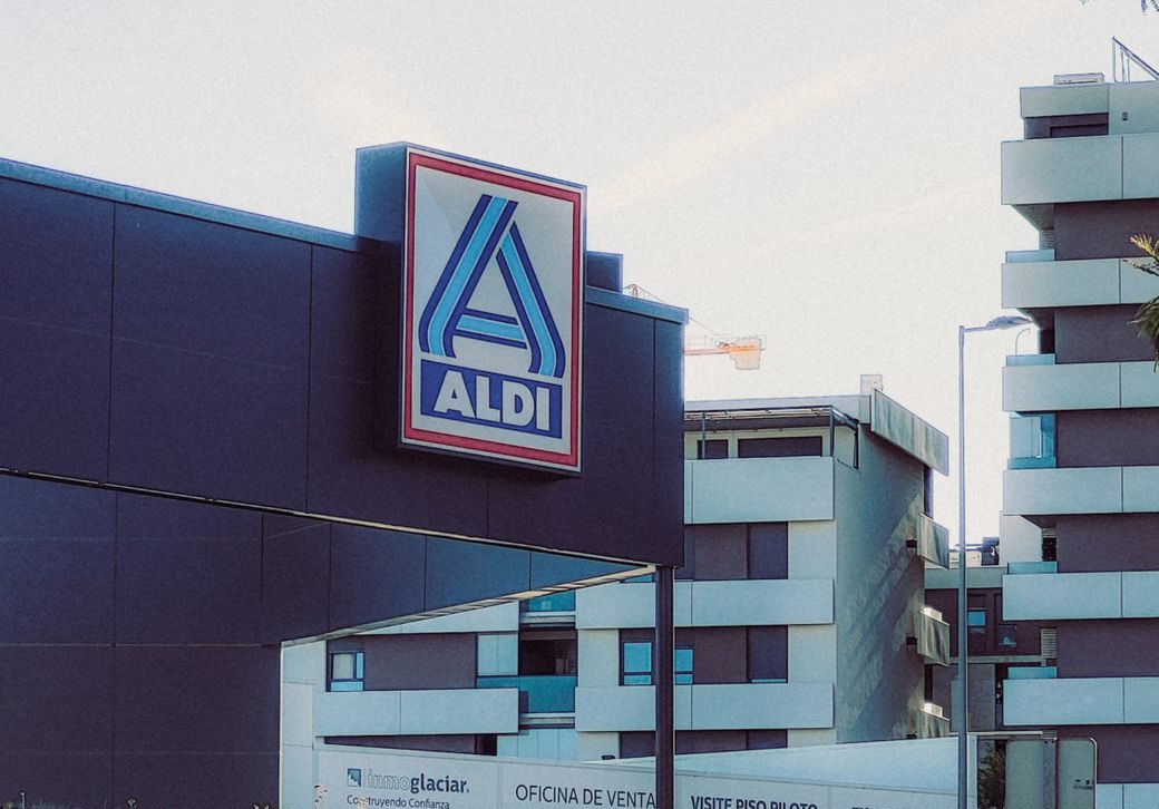 Aldi se declara cien por cien libre de jaulas en sus huevos e ingredientes
