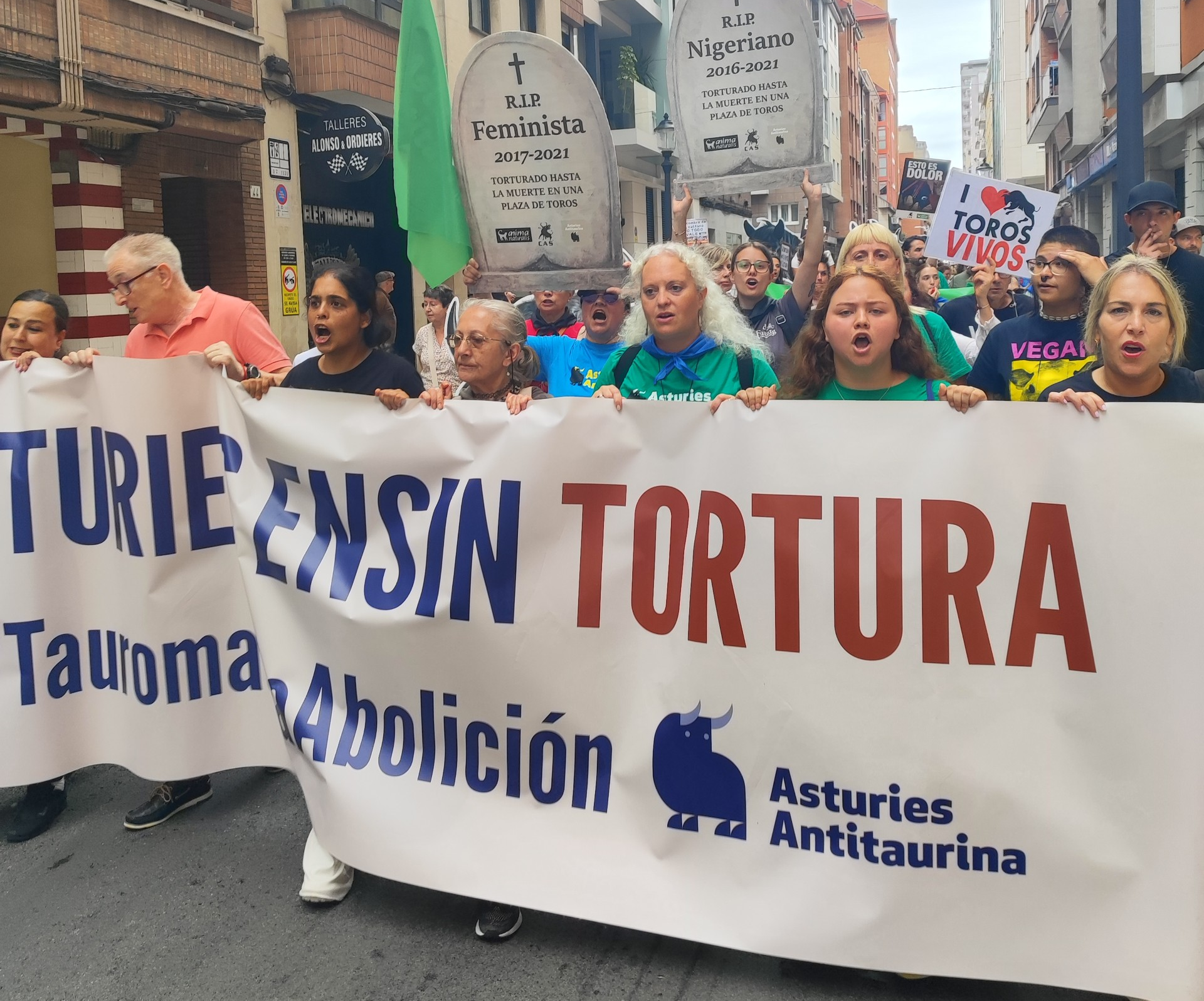 Gijón vuelve a salir a la calle contra la tauromaquia